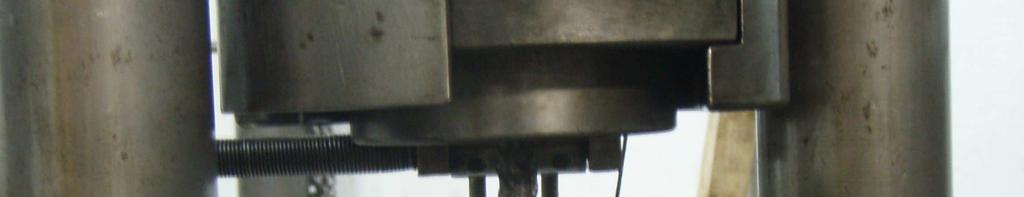 As barras foram instrumentadas com extensômetros elétricos de resistência.
