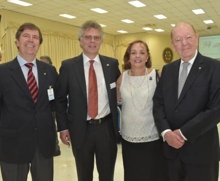 delas com a dedicação dos ex-presidentes Marcos Paulo de Almeida Salles e Flávio Eurico Ferreira de Barros.