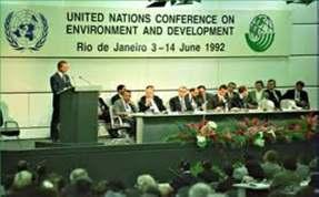 Eco/Rio - 92 3 A preocupação com os problemas ambientais vem se intensificando a cada ano, pois é necessária uma mudança comportamental urgente