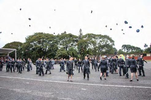 A formatura foi nesta sexta-feira (15/06) e contou com todo o garbo e a elegância que a cerimônia merece, incluindo um show pirotécnico com fogos de artifício e muita emoção de familiares e amigos