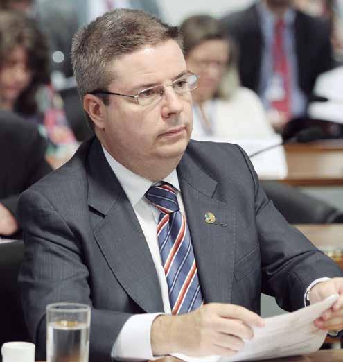 Tabelionatos de Notas O trabalho dos cartórios será fundamental na desjudicialização Antonio Anastasia, senador pelo PSDB-MG e relator da Comissão Mista de Desburocratização no Congresso Nacional,