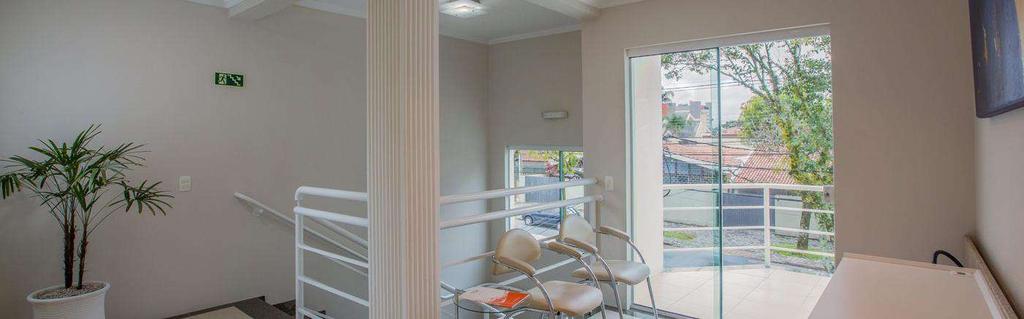 Estrutura As salas clínicas são modernas e espaçosas e possuem equipamentos de última geração que permitem um tratamento de alta qualidade.