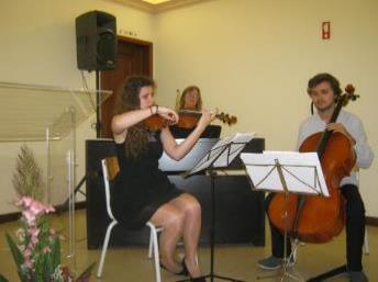 Frequentou o curso de verão Musicaldas 2011, orientado pela violoncelista Teresa Valente Pereira.
