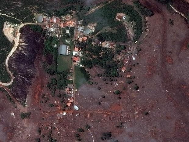 Figura 21 - Distrito de Bento Rodrigues depois da ruptura da barragem. Fonte: G1 (2015).