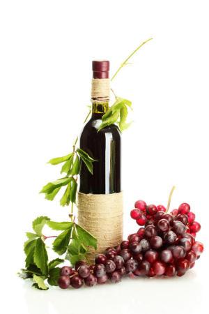 Resveratrol, presente no vinho tinto e nas uvas vermelhas, surge como nova promessa de prevenção contra a perda auditiva induzida por ruído (PAIR) por possuir propriedades antioxidantes e