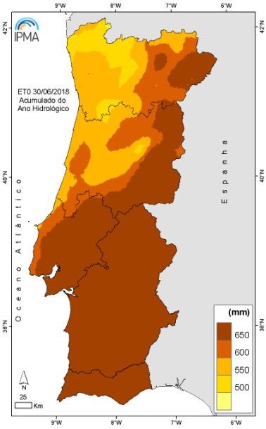 região vitivinícola Douro e Porto 2.3 Evapotranspiração de referência (ET0) Na Figura 5 apresenta-se a distribuição espacial, por décadas, dos valores de evapotranspiração de referência (ET 0.