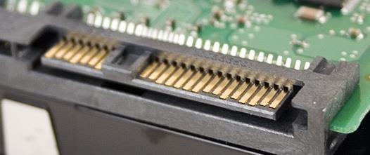 Com a introdução do Serial ATA, o barramento SCSI perdeu grande parte de seus atrativos, já que o SATA oferece uma grande parte das vantagens que antes eram atribuídas ao SCSI e, ao mesmo tempo,