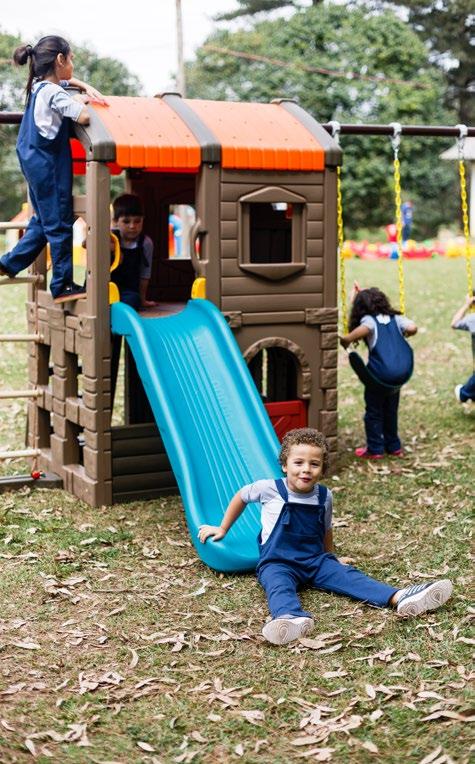 do imaginário de nossas crianças. A utilização do playground não é apenas em benefício da criança, o ganho também é da escola e do professor.