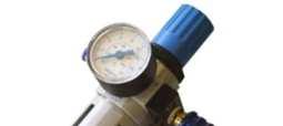 Filtro de ar separador com dreno manual Válvula de fechamento manômetro Regulador de pressão Figura 5.1: Unidade de conservação.