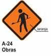A placa A-24 (Obras) é a única de fundo laranja; A placa A-41 (Cruz de santo André) é a única no formato de X ; As