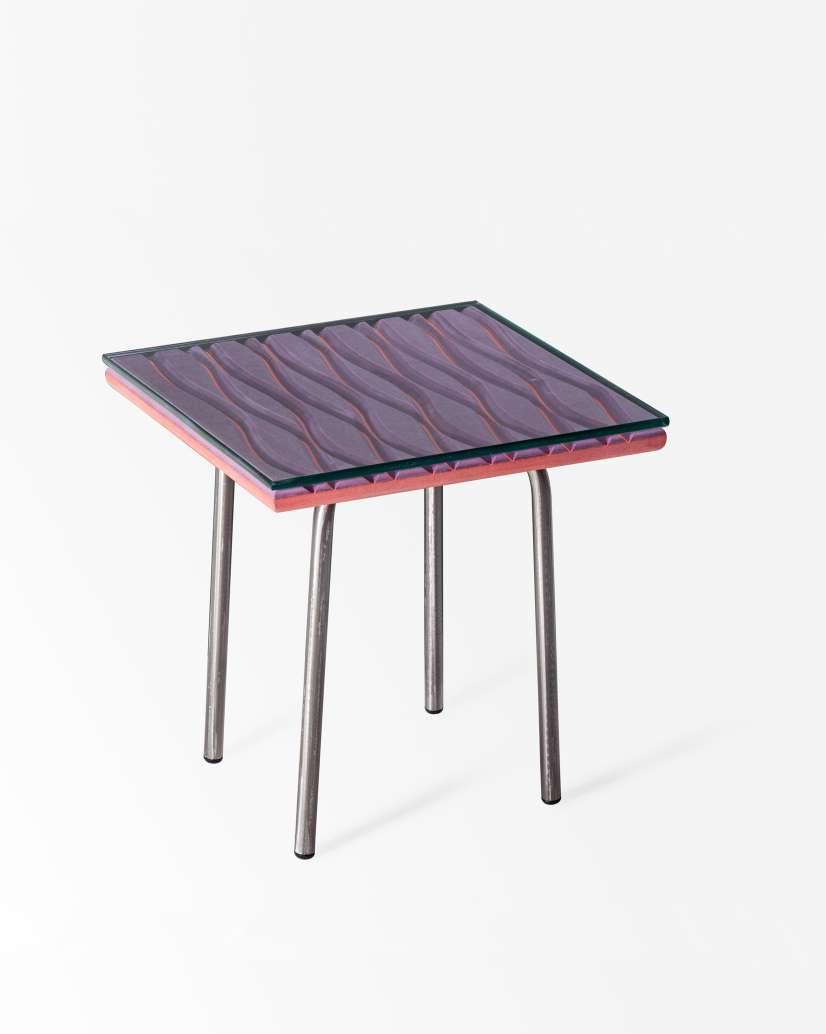 Mesa lateral AMOR*, 2015 Valchromat, aço inox, vidro