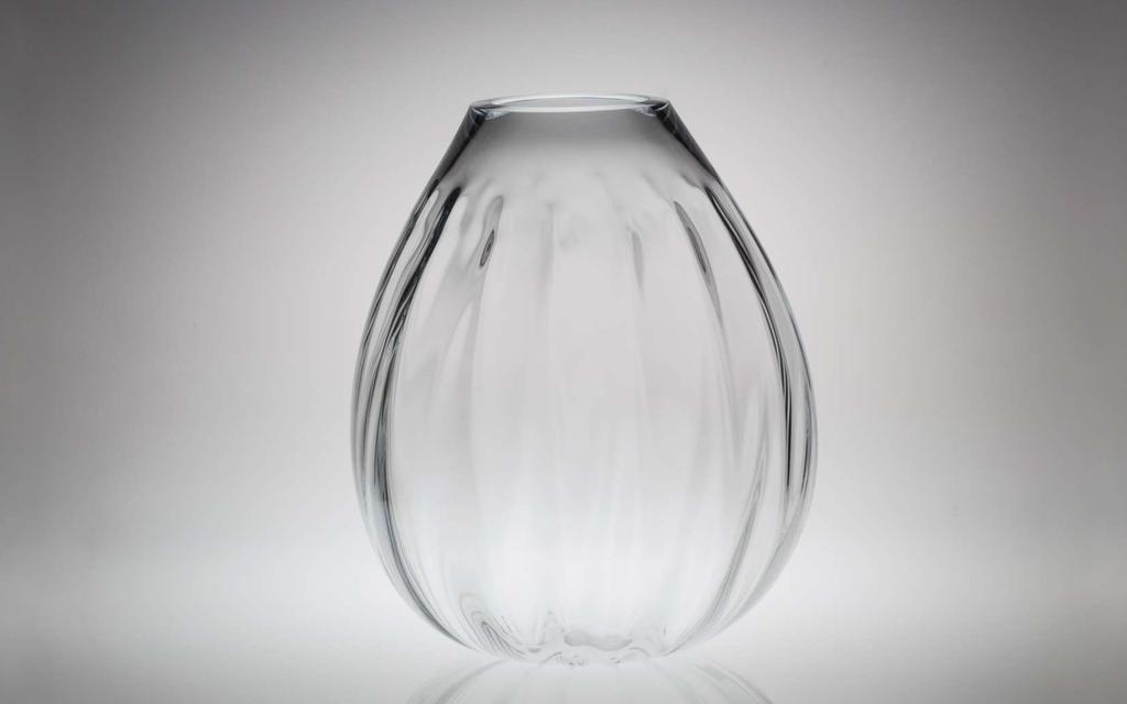 Vaso TWIST, 2017 Vidro soprado Dimensão G*: 34x38 cm (ØxA)