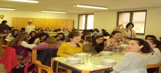 O acolhimento foi muito agradável e caloroso por parte da coordenadora e das famílias de acolhimento. A receção na escola foi muito amistosa (alunos, coordenadora do projeto e diretoras da escola).