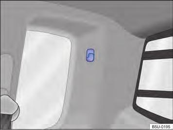 Nos veículos com cabine estendida, existe um porta-objetos nas laterais do compartimento interno de bagagem Fig. 126.