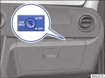 46 No porta-luvas (Nova Saveiro Robust): interruptor desacionado pela chave para desligar e ligar o airbag frontal do passageiro.