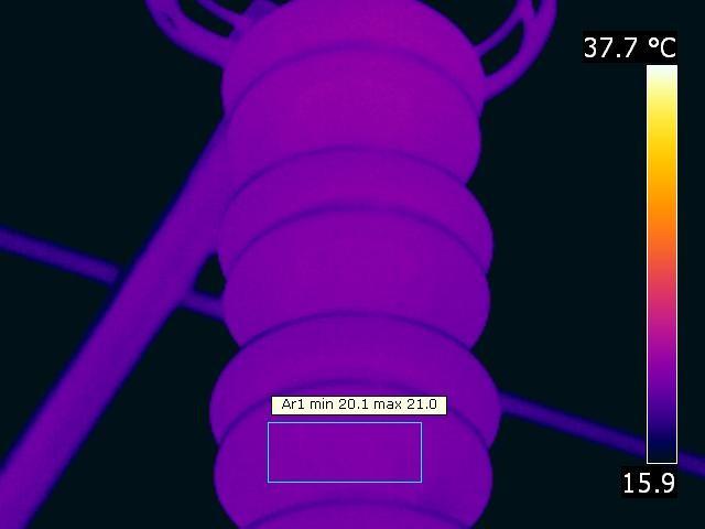 Coluna de Isoladores antes da aplicação de RTV Coluna de Isoladores