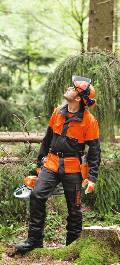 Equipamento de proteção individual Roupa de proteção ADVANCE Os profissionais florestais trabalham diariamente nas condições mais duras. Qualquer grama de peso na máquina ou na roupa conta.