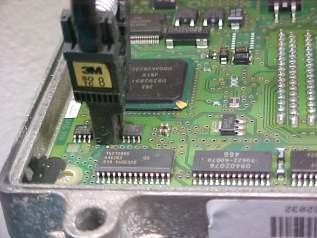 Visualizando o circuito Localização da memória SMD 95040.