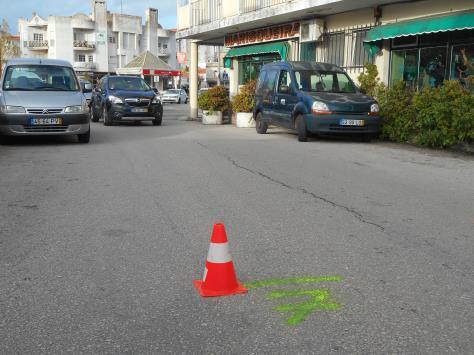 LOCALIZAÇÃO dos km 7º e 8º, do 2º Retorno e do km 9º 7º km Situado na Rua do Caldeirão, 5,20m antes da primeira janela do edifício da