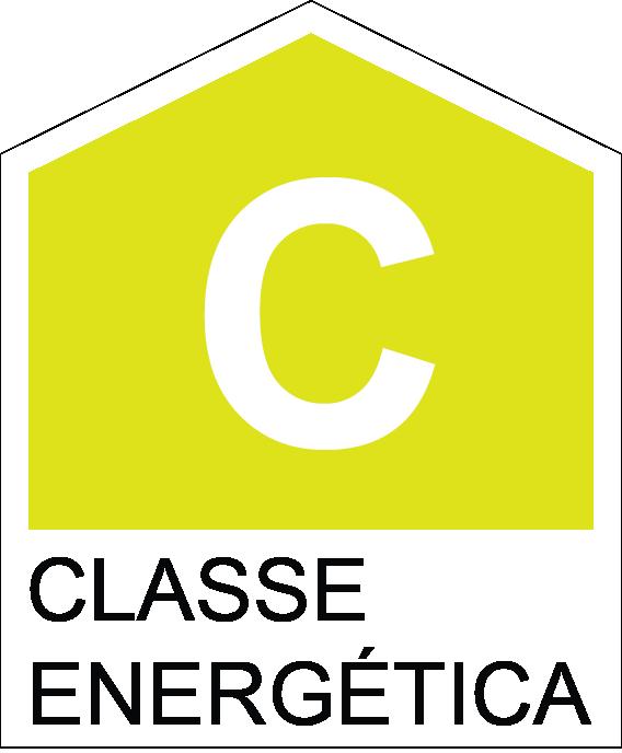 Esta obrigação recai, tipicamente, sobre edifícios que apresentem uma área útil de pavimento superior a 500m², ou, a partir de 1 de julho de 2015, superior a 250m² e refere-se em concreto à afixação