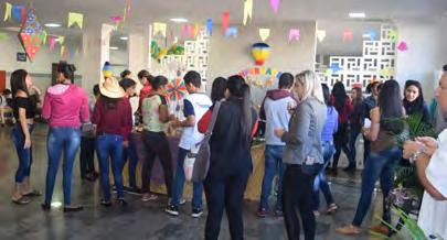Os alunos e professores do curso de Enfermagem realizaram na terça-feira (26), um Arraiá no hall da unidade de Águas Claras.