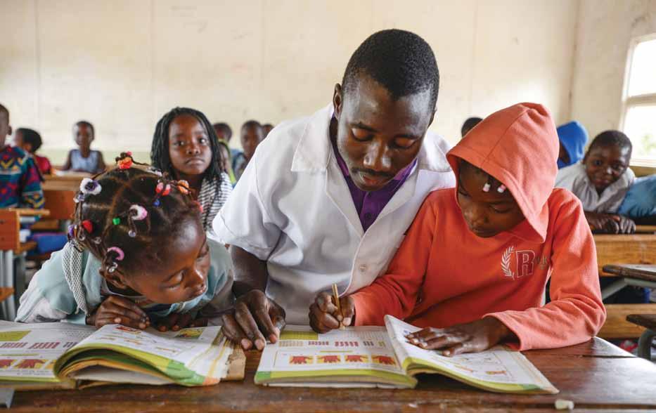 48.3 mil milhões de MT é o montante alocado ao sector da Educação no Orçamento do Estado de 2017. O que representa 17.7 por cento do Orçamento do Estado.