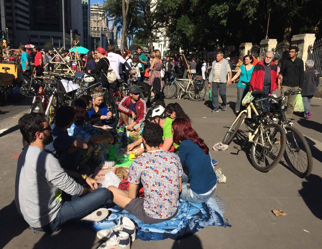 paulista aberta ABRA-TE PAULISTA As calorosas discussões sobre a implantação da ciclovia da Avenida Paulista, em São Paulo, foram só o começo para um debate que vai além da dicotomia carros versus