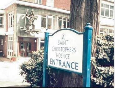 Cuidados de fim de vida Inaugurado em 24/07/1967 Cicely Saunders Londres,decada de 40 Atende mais de 2.