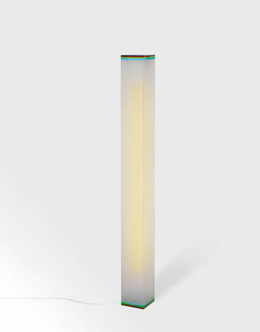 Acrílico reciclado, lâmpada fluorescente Dimensão: