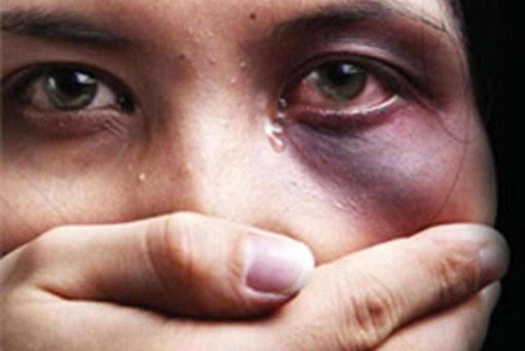 3.4. VIOLÊNCIA DOMÉSTICA A violência contra a mulher ocorre, principalmente, dentro de casa. 71,8% das agressões registradas pelo SUS em 2011 aconteceram no domicílio da vítima.