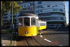 Também podemos considerar como automotor o ÔNIBUS ELÉTRICO, pois, apesar de conectado à rede elétrica, não circula sobre