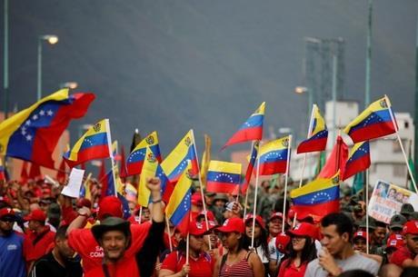 (empresa estatal petroleira venezuelana). A questão da compra do petróleo venezuelano continua sendo vital.