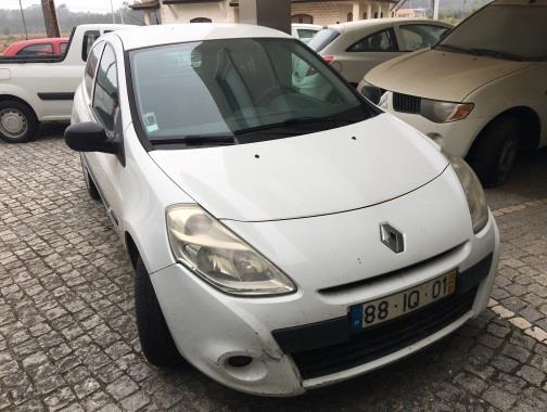 (Quick Response) Veículo Ligeiro de Mercadorias Marca: Renault Modelo: Clio III Matrícula: 88-IQ-01 Data do 1º