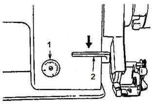3.. Ajuste do Comprimento do Ponto Quando quiser diminuir o comprimento do ponto, gire o seletor e ao mesmo tempo
