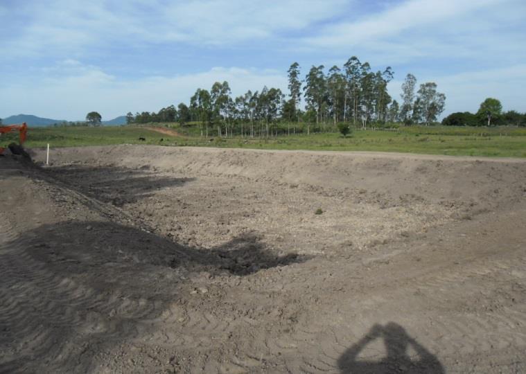 Através do Programa foram construídos viveiros escavados, isto é, abaixo da superfície do solo, para facilitar a captação de água.
