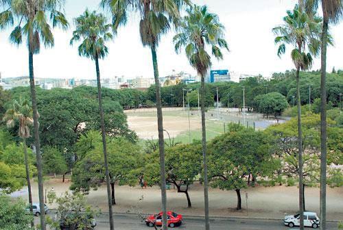 ÁREA 2: PARQUE FARROUPILHA / RAMIRO SOUTO: O Parque Farroupilha está localizado entre as avenidas Osvaldo Aranha e João Pessoa, trata-se do maior parque público de Porto Alegre, com extensas áreas de