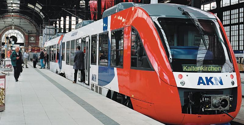 TREM REGIONAL DIESEL Coradia TM CARACTERÍSTICAS: APLICAÇÃO: MÉDIO PERCURSO E REGIONAL DIFERENTES FORMAÇÕES ( 2 OU 3 UNIDADES/TREM) UNIDADES MÚLTIPLAS ATÉ 3 TRENS PISO MÉDIO E ALTO E EM ATÉ 75 % DE