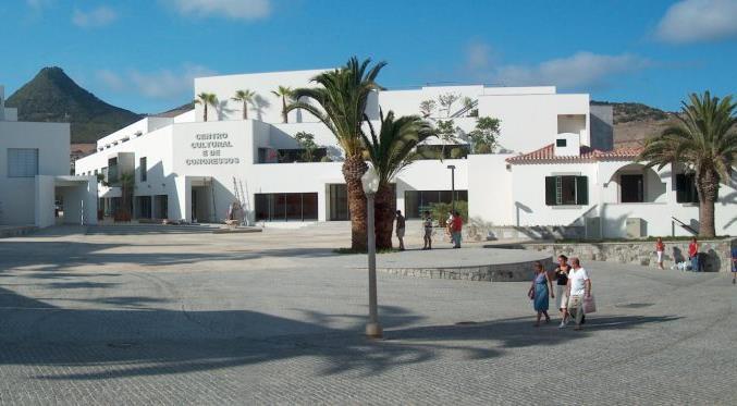 Centro de Congressos do Porto Santo, Ilha do Porto Santo, PORTUGAL Sociedade de Desenvolvimento da Ponta Oeste 2003 Centre Civique du Porto Santo, Île de