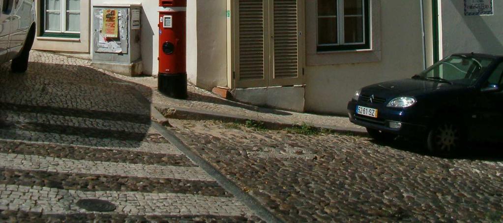 existência do prédio que o antecedeu no tempo. Fica localizado na intersecção da couraça dos Apóstolos e a Rua Padre António Vieira.