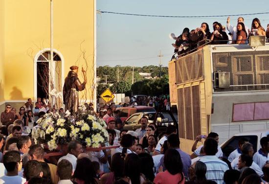 42 Imagem 14: Festa de São Francisco de Assis Fonte: Google Imagens 3.