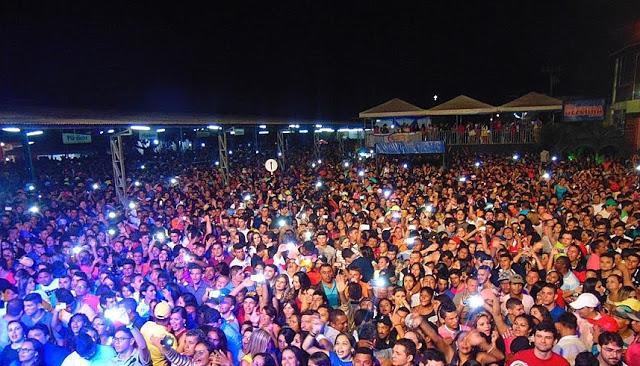 43 4. FESTA DA EMANCIPAÇÃO A festa da emancipação política acontece anualmente no dia 02 de janeiro, sendo o maior evento realizado no município de Lagoa Nova.