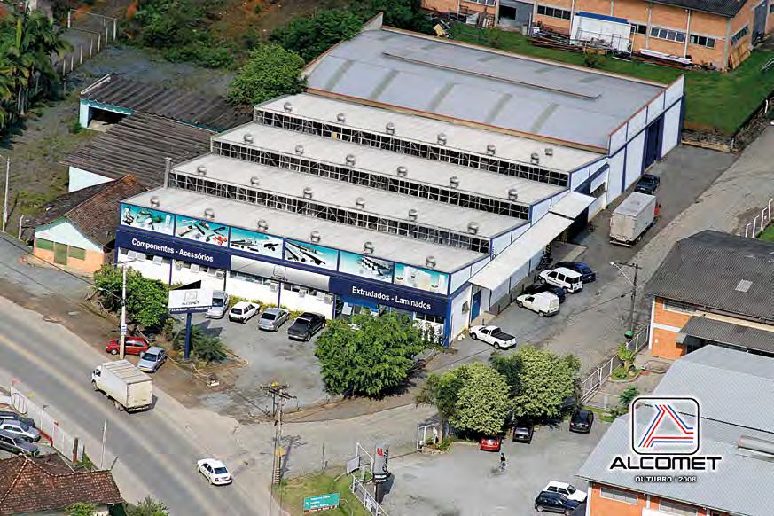 Empresa A Alcomet Fundada em 17 de Dezembro de 1999 em Blumenau - Santa Catarina, a Alcomet surgiu com o propósito de suprir a necessidade em perfis e materiais em alumínio para as mais diversas