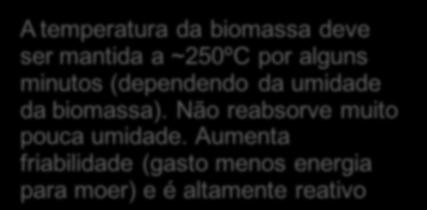 Armazenando no meio ambiente, ela retorna a umidade ambiente.