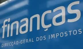 A vantagem da opção pelo regime de caixa vai depender, conforme se pode inferir, do prazo médio de recebimento e do prazo médio de pagamento da empresa e do sector onde se encontra inserida.