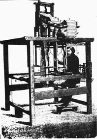 1790 Telégrafo de Chape HISTÓRICO 1801/05 Máquina de Tear com Cartões perfurados O matemático francês Joseph Marie Jacquard criou uma máquina de tecelagem que funcionava por meio