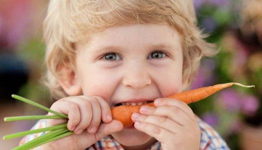 8. Cenoura faz bem para a visão? A cenoura é um alimento fonte de vitamina A, que atua na saúde dos olhos.