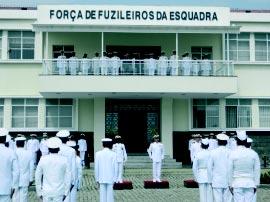 Em cerimônia presidida pelo Comandante da Força de Fuzileiros da Esquadra (FFE), VAlte (FN) Fernando Antônio, o CMG (FN) Rossatto passou o cargo ao CMG (FN) Cláudio Reis.