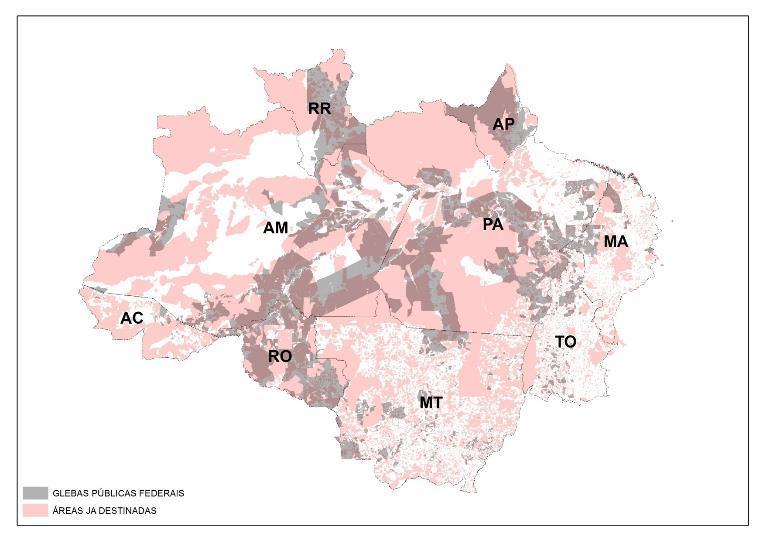 ESTRUTURA FUNDIÁRIA DA AMAZÔNIA LEGAL Terras Indígenas 109 milhões de ha Unidades de Conservação 43,9 milhões de ha Área Militar 5,53 milhões de ha Assentamentos 36,3 milhões de ha ÁREAS DESTINADAS