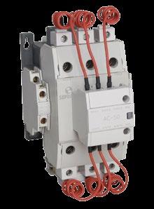 Dispositivos para Chaveamento de Cargas Capacitivas A linha de Contatores especiais CS(A) para manobra de capacitores, foi projetada de acordo com norma IEC 60.