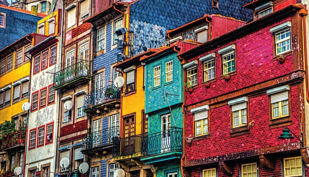 ARQU ITECT UR A PO PULAR N O RT E CENTRO HISTÓRICO PORTO A cidade do Porto desenvolve-se sobre as colinas que dominam o estuário do rio Douro e forma uma paisagem urbana construída numa história já